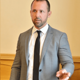 dr-kéri-ádám-ügyvéd-system-media
